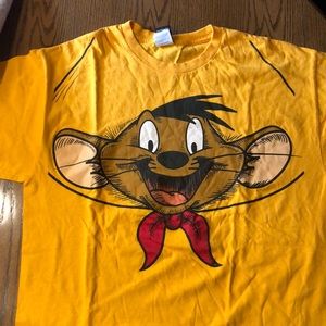T-shirt size large
